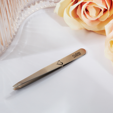 Load image into Gallery viewer, Rubis Tweezers Classic SA Heart 1K102H